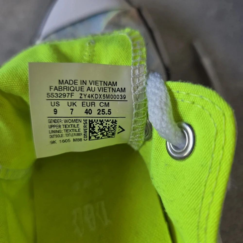 Women's Floral Converse Sneakers Size 9 With Neon Yellow Lining.